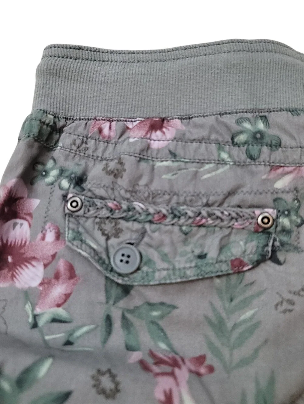 Vintage Y2K Mossimo Floral Chino Cotton Roll Tab Utility Cargo Shorts Size 9/30